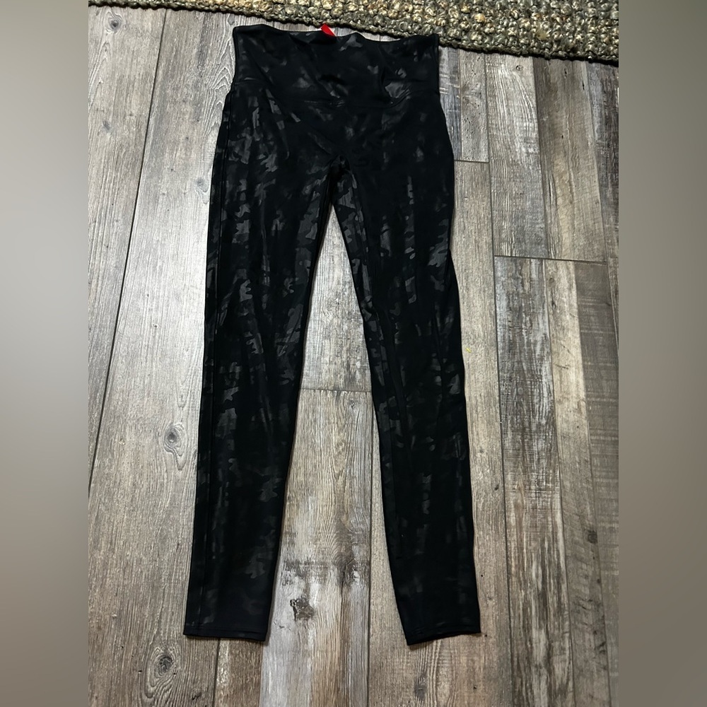 SPANX Black camo Metallic Leggings